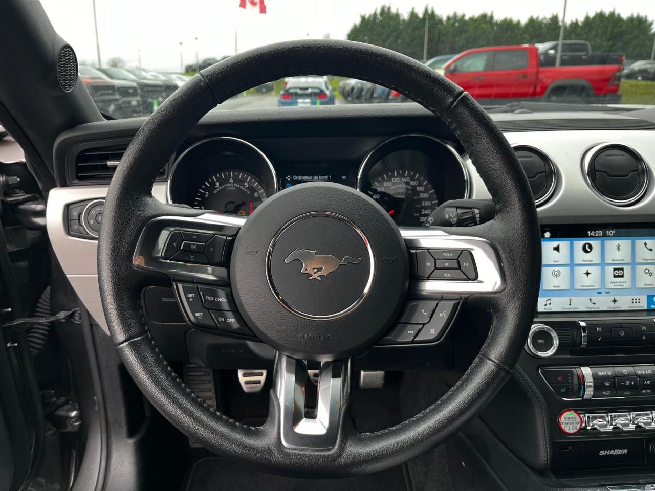 FORD MUSTANG GT FASTBACK V8 5.0L