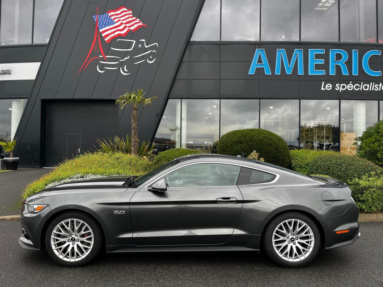 FORD MUSTANG GT FASTBACK V8 5.0L