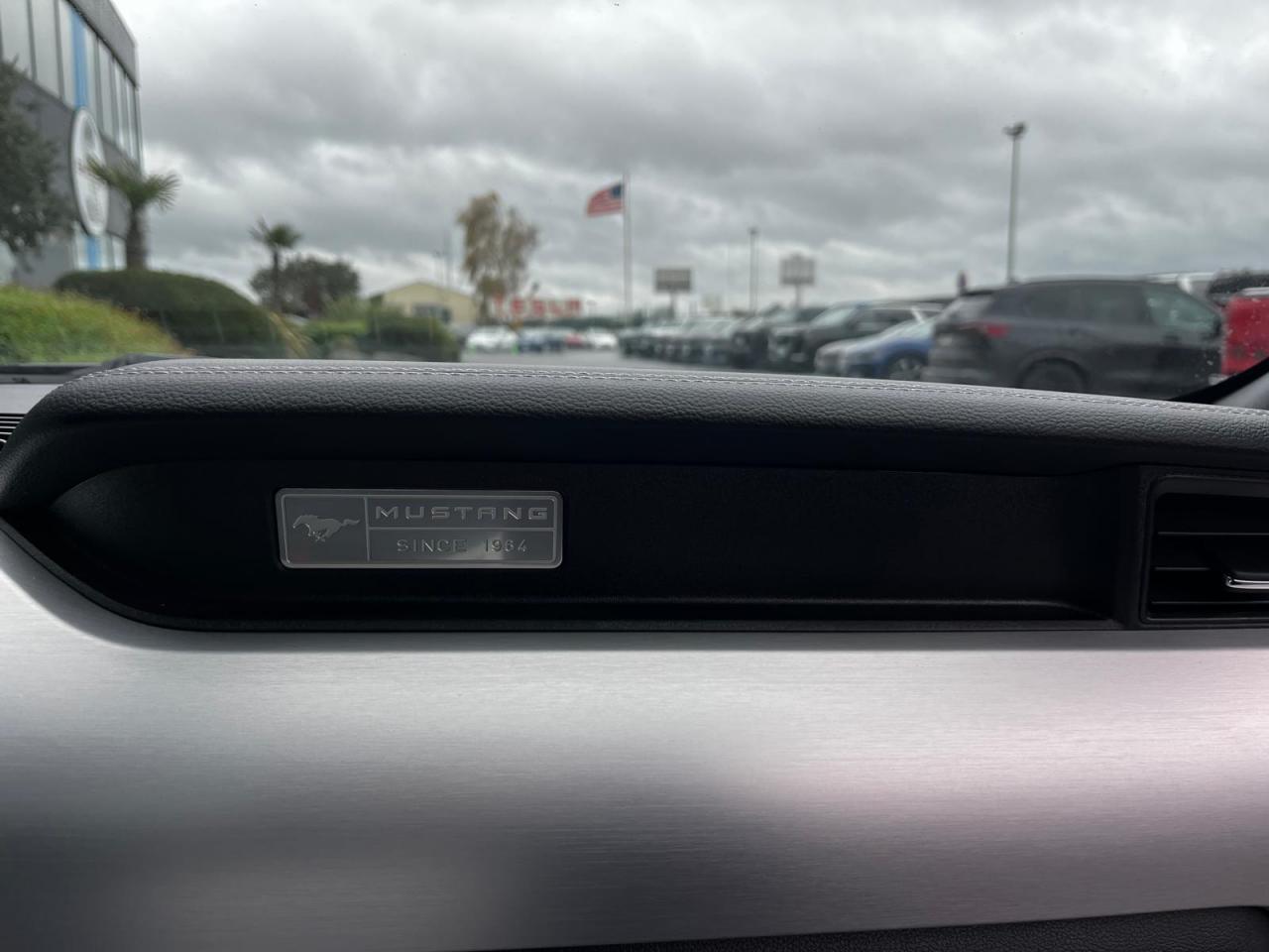 FORD MUSTANG GT FASTBACK V8 5.0L