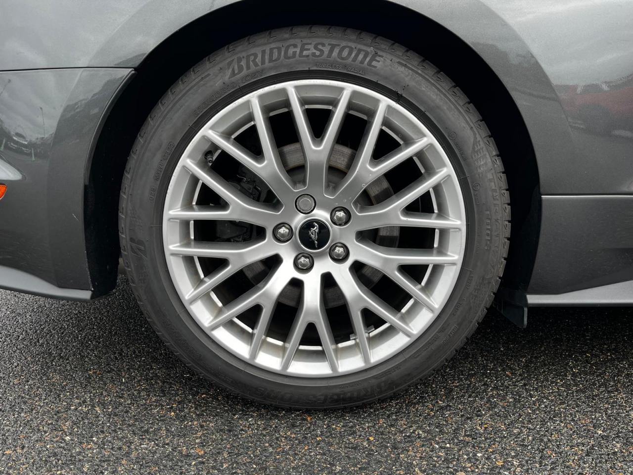 FORD MUSTANG GT FASTBACK V8 5.0L