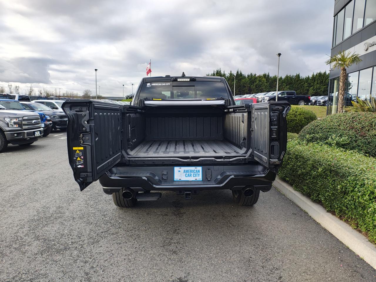 DODGE RAM 1500 CREW LIMITED NIGHT EDITION RAMBOX HAYON MULTI