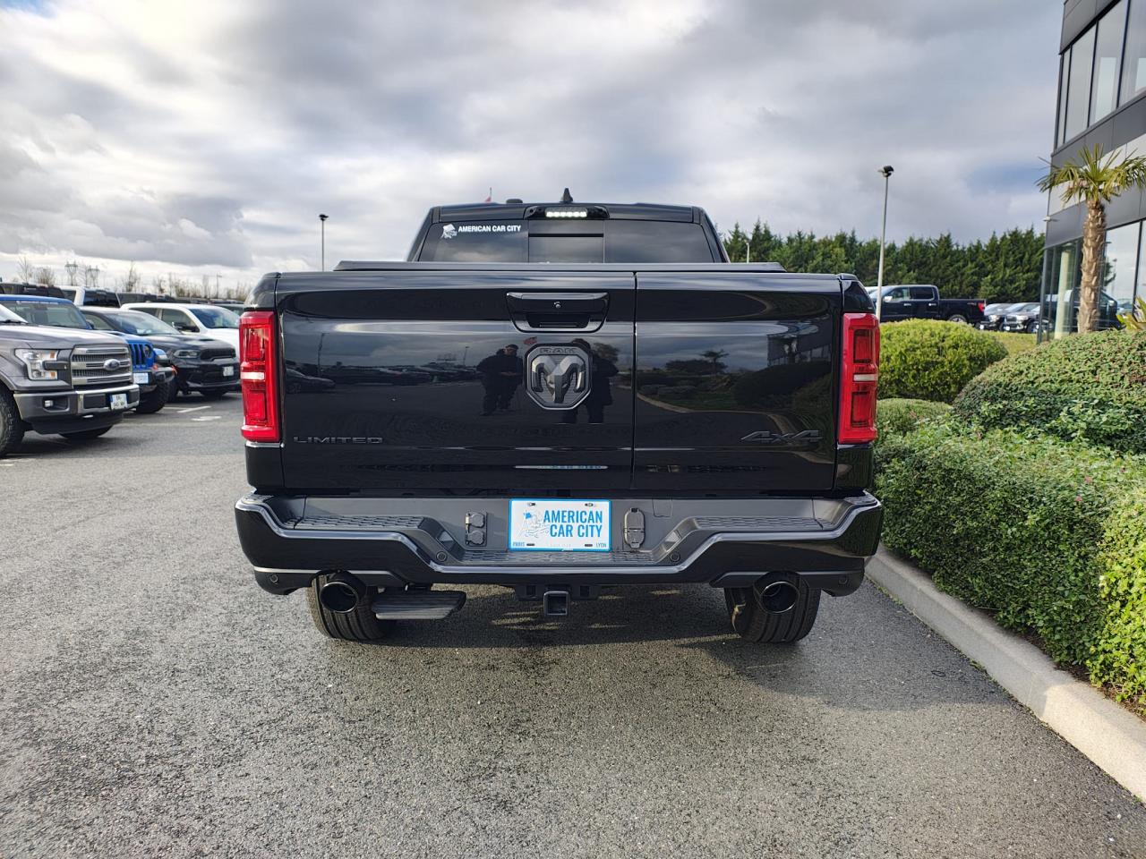 DODGE RAM 1500 CREW LIMITED NIGHT EDITION RAMBOX HAYON MULTI