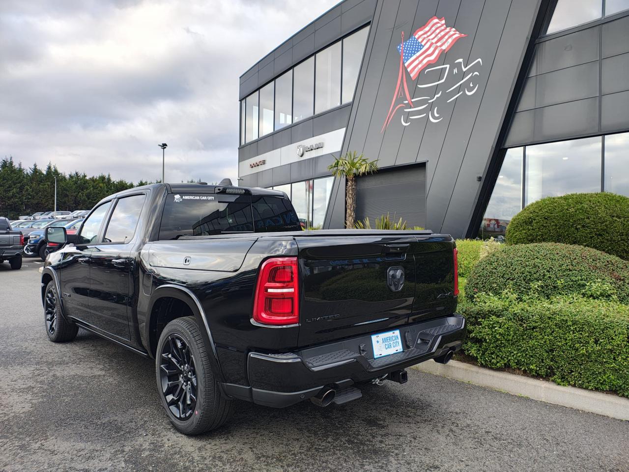 DODGE RAM 1500 CREW LIMITED NIGHT EDITION RAMBOX HAYON MULTI