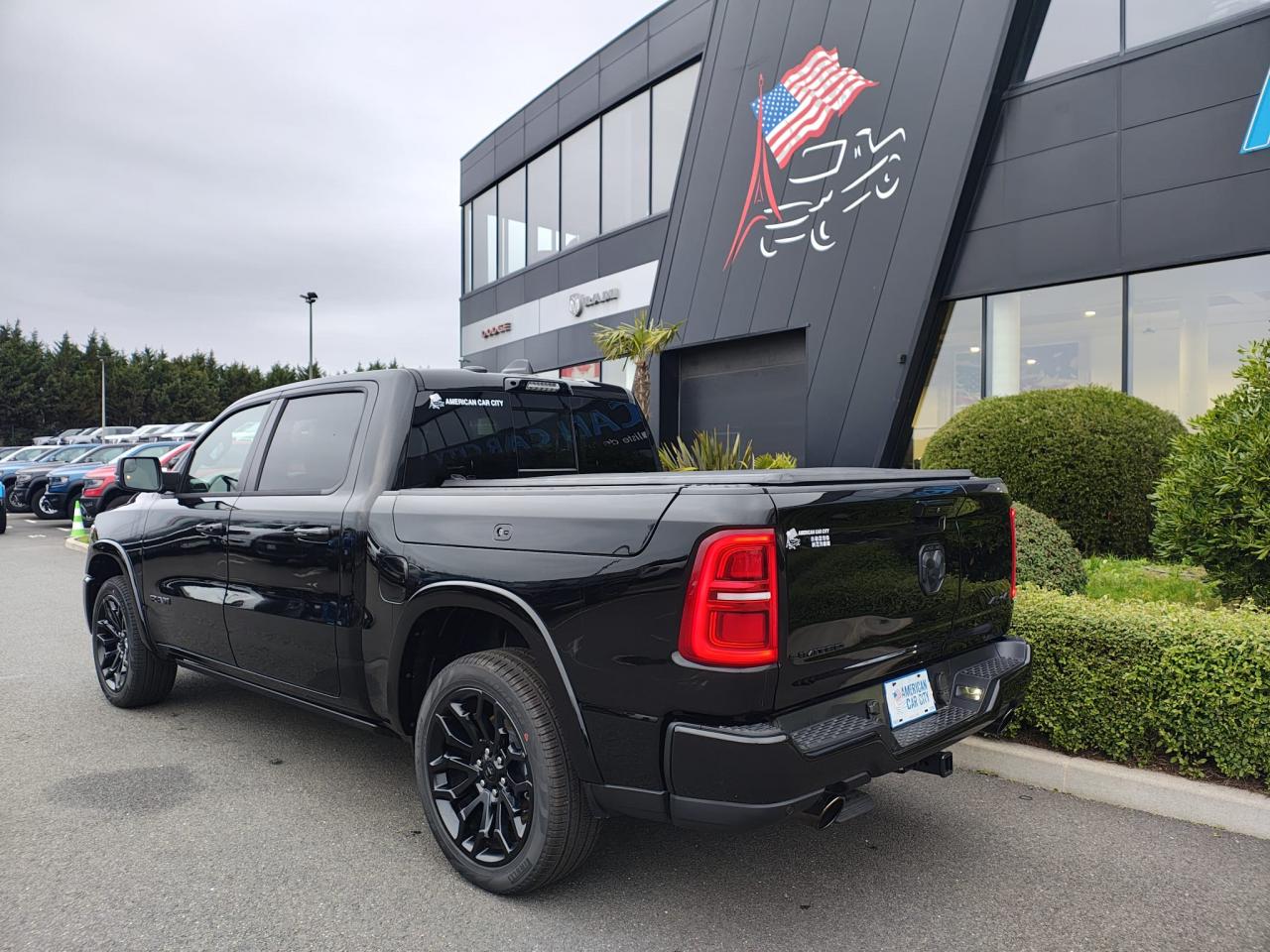 DODGE RAM 1500 CREW LIMITED NIGHT EDITION RAMBOX HAYON MULTI