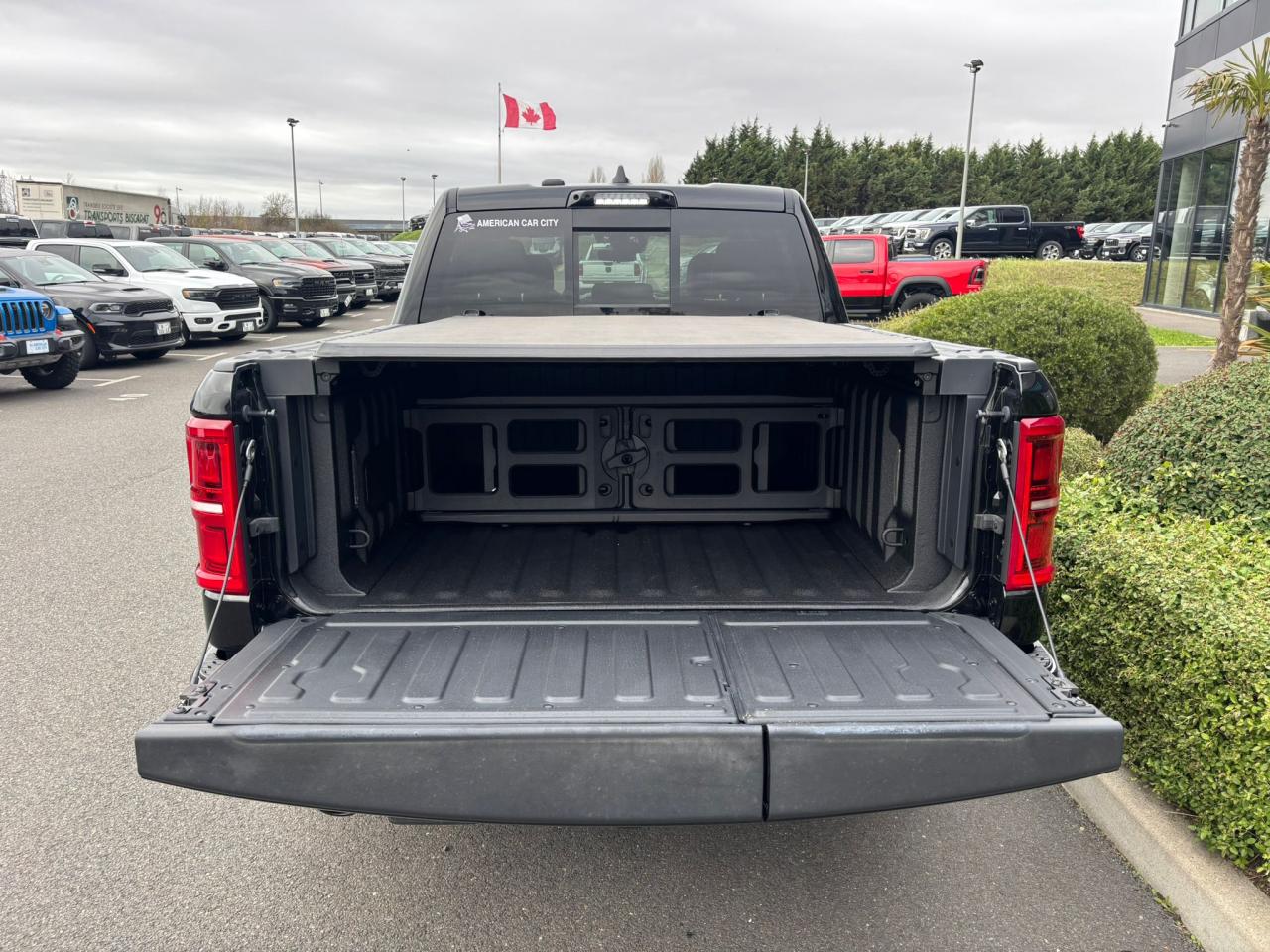 DODGE RAM 1500 CREW LIMITED NIGHT EDITION RAMBOX HAYON MULTI