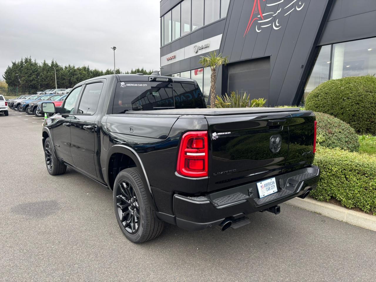 DODGE RAM 1500 CREW LIMITED NIGHT EDITION RAMBOX HAYON MULTI