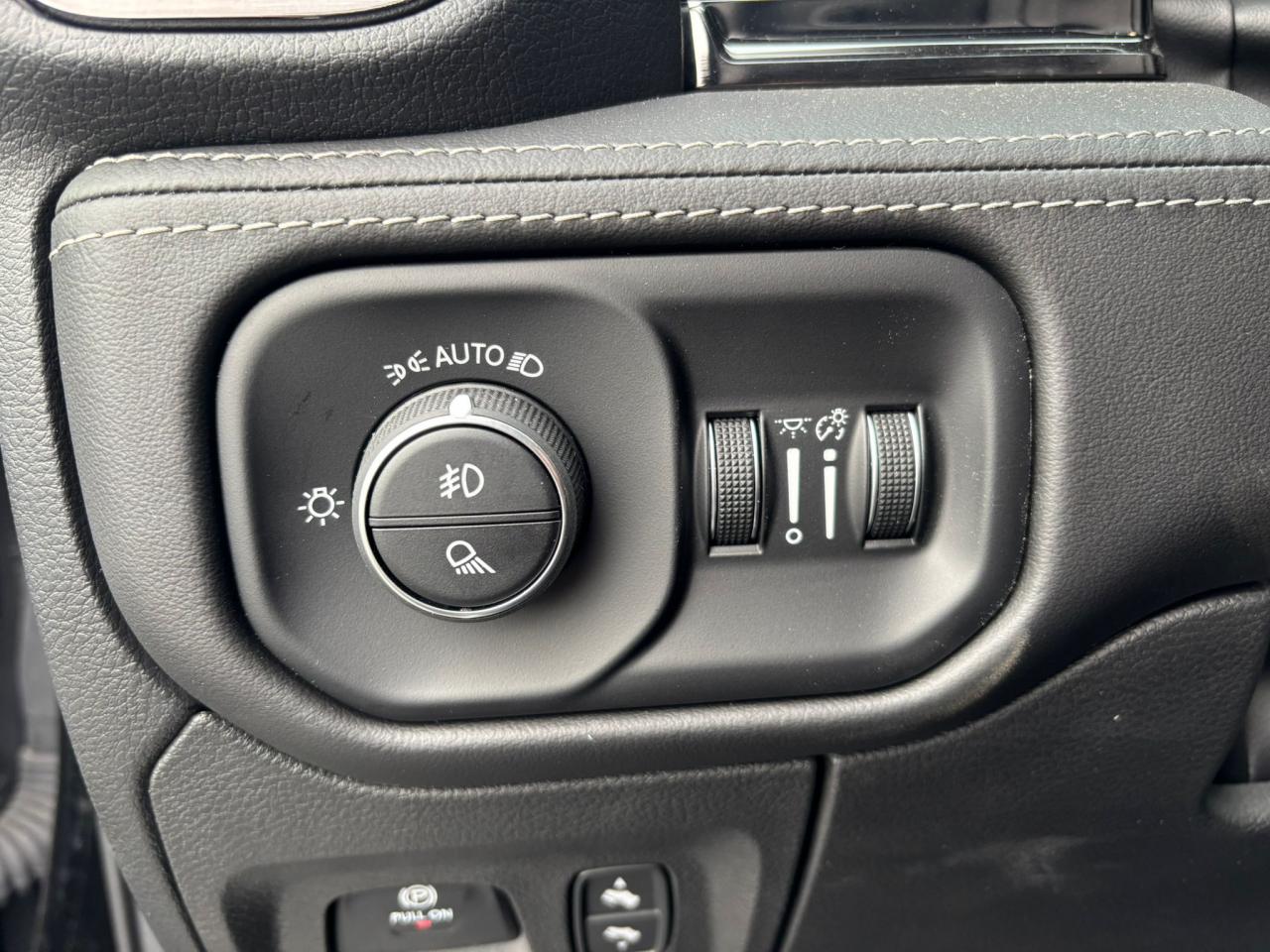 DODGE RAM 1500 CREW LIMITED NIGHT EDITION RAMBOX HAYON MULTI