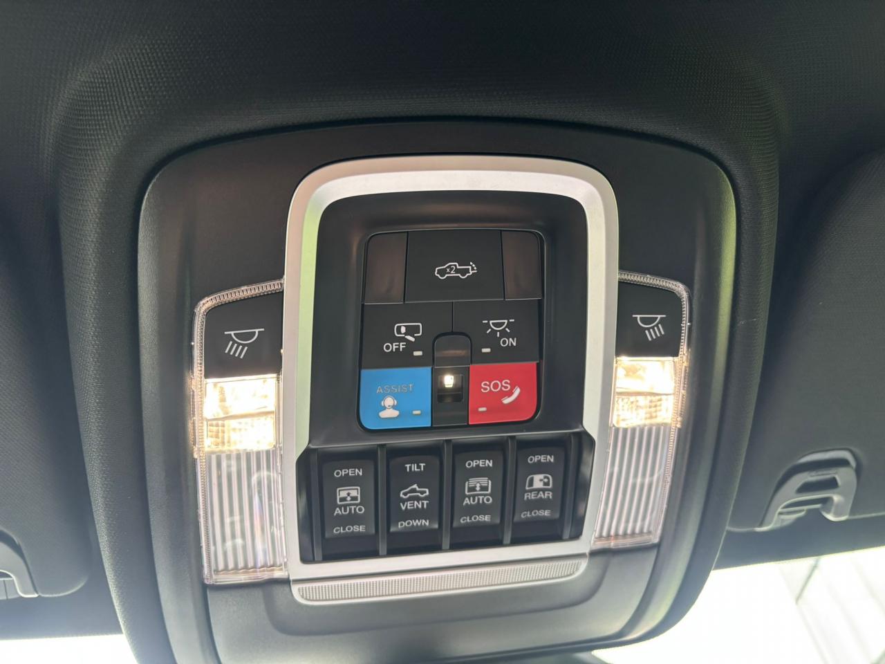 DODGE RAM 1500 CREW LIMITED NIGHT EDITION RAMBOX HAYON MULTI