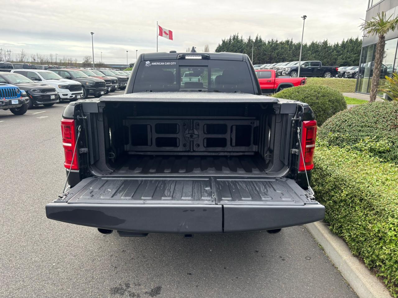DODGE RAM 1500 CREW LIMITED NIGHT EDITION RAMBOX HAYON MULTI