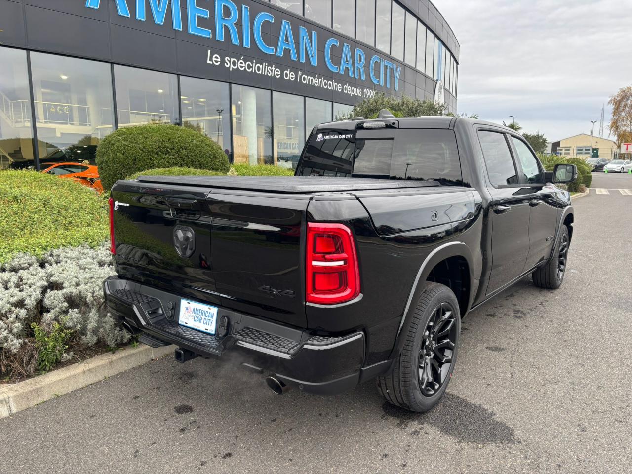 DODGE RAM 1500 CREW LIMITED NIGHT EDITION RAMBOX HAYON MULTI