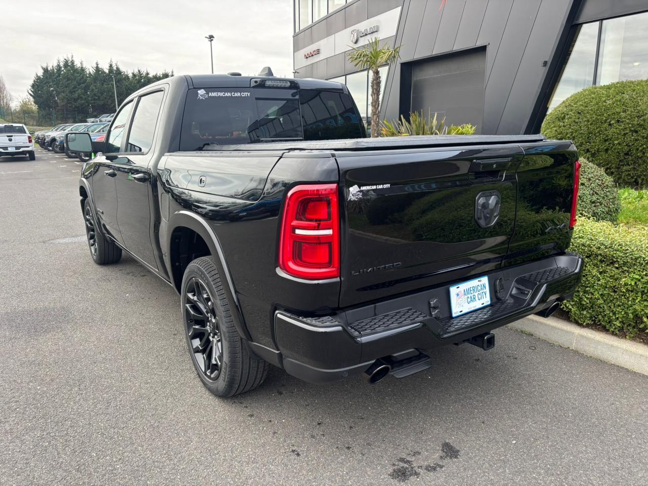 DODGE RAM 1500 CREW LIMITED NIGHT EDITION RAMBOX HAYON MULTI