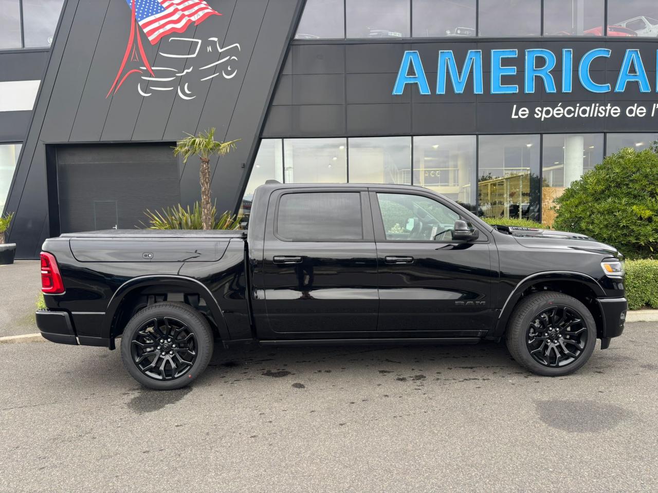 DODGE RAM 1500 CREW LIMITED NIGHT EDITION RAMBOX HAYON MULTI