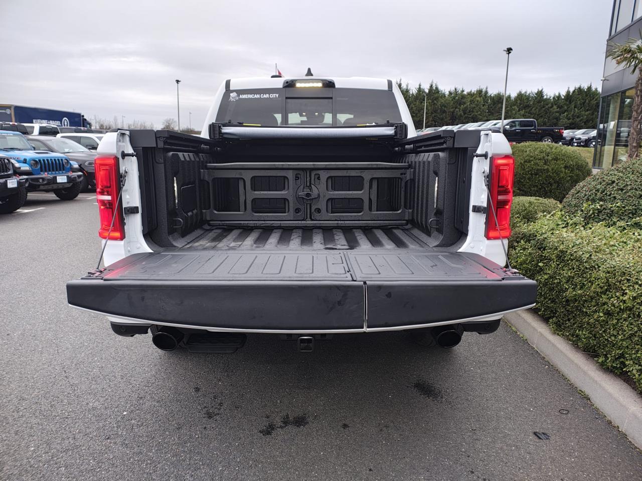 DODGE RAM 1500 CREW LIMITED NIGHT EDITION RAMBOX HAYON MULTI