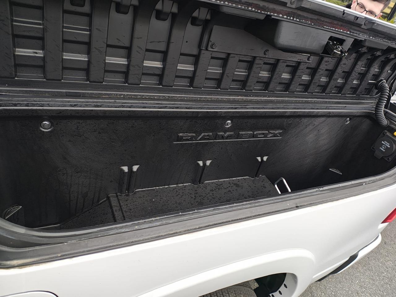 DODGE RAM 1500 CREW LIMITED NIGHT EDITION RAMBOX HAYON MULTI
