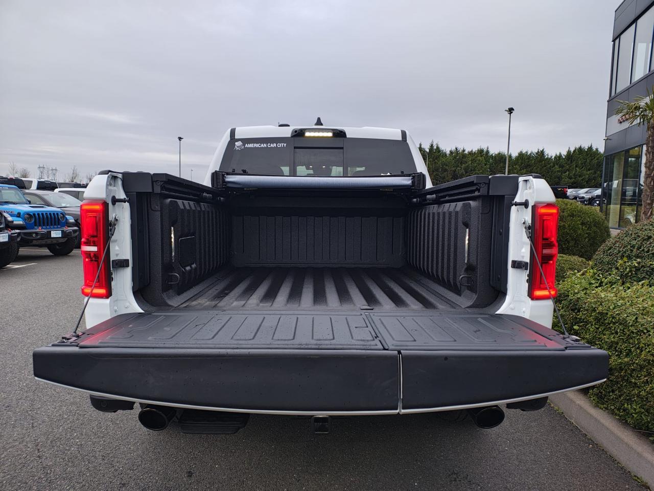 DODGE RAM 1500 CREW LIMITED NIGHT EDITION RAMBOX HAYON MULTI