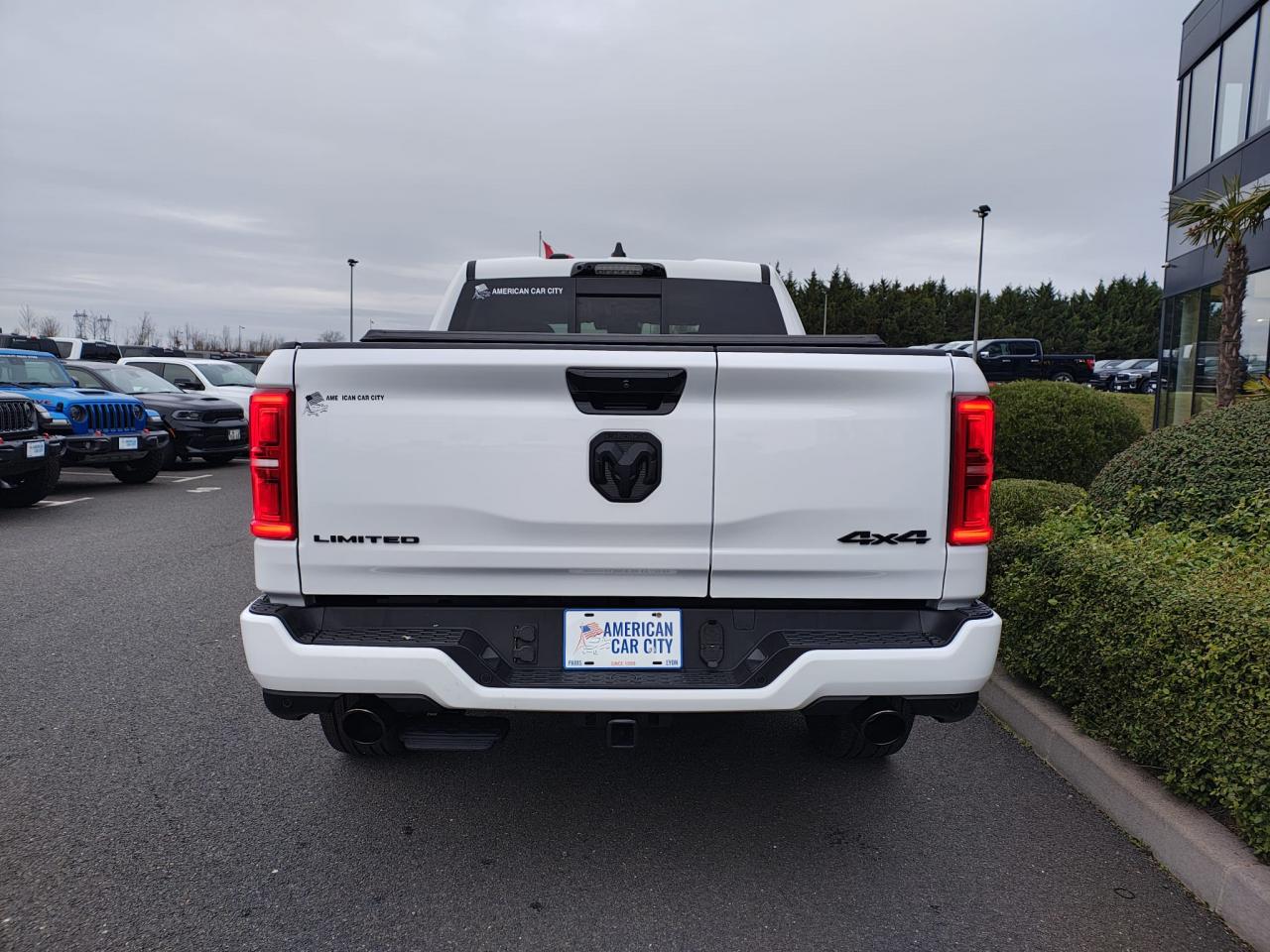 DODGE RAM 1500 CREW LIMITED NIGHT EDITION RAMBOX HAYON MULTI