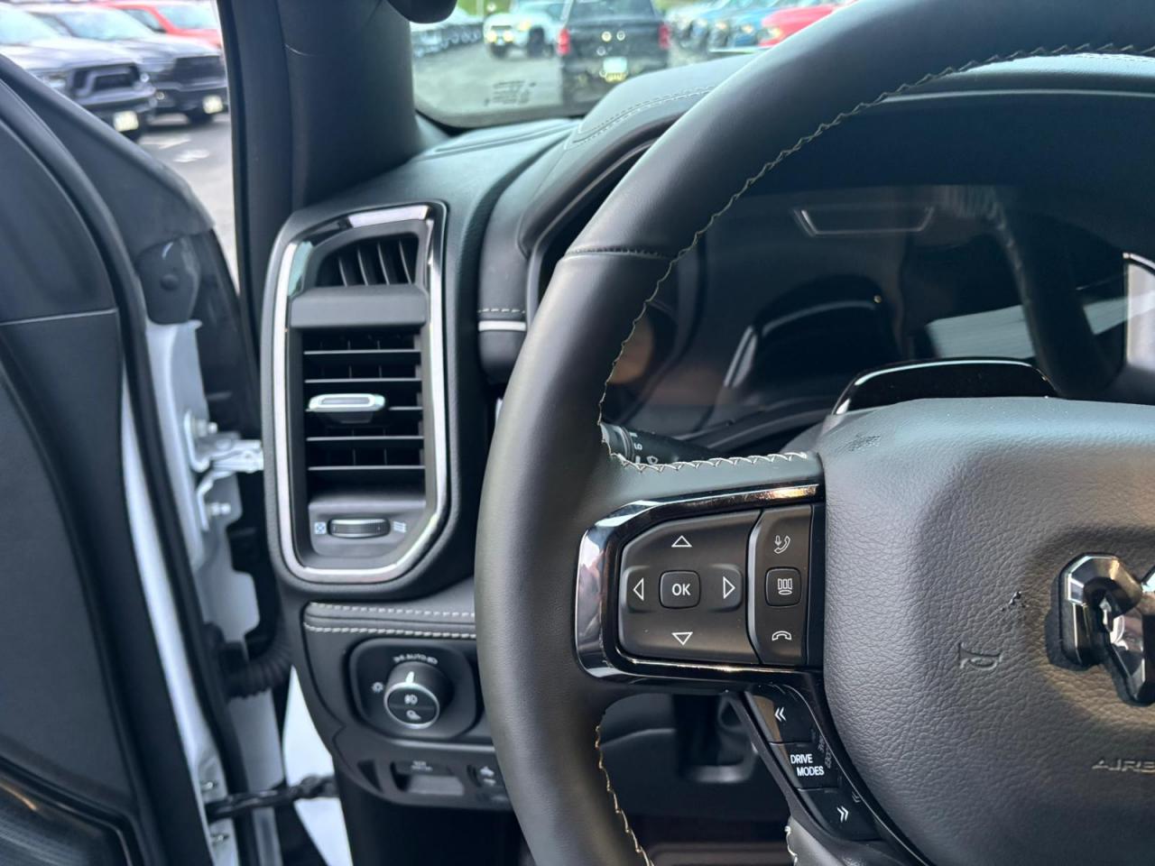 DODGE RAM 1500 CREW LIMITED NIGHT EDITION RAMBOX HAYON MULTI 2025