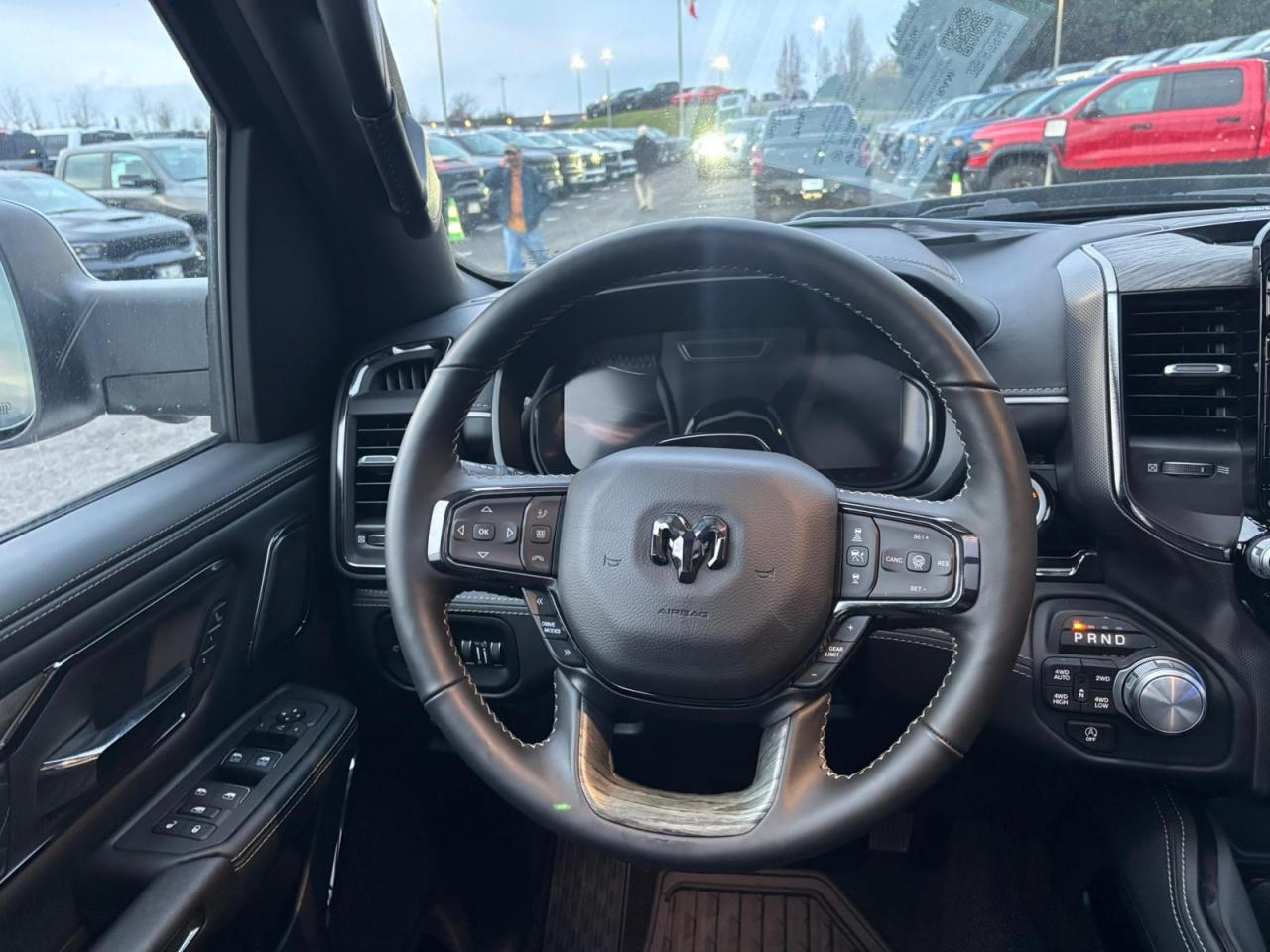 DODGE RAM 1500 CREW LIMITED NIGHT EDITION RAMBOX HAYON MULTI 2025