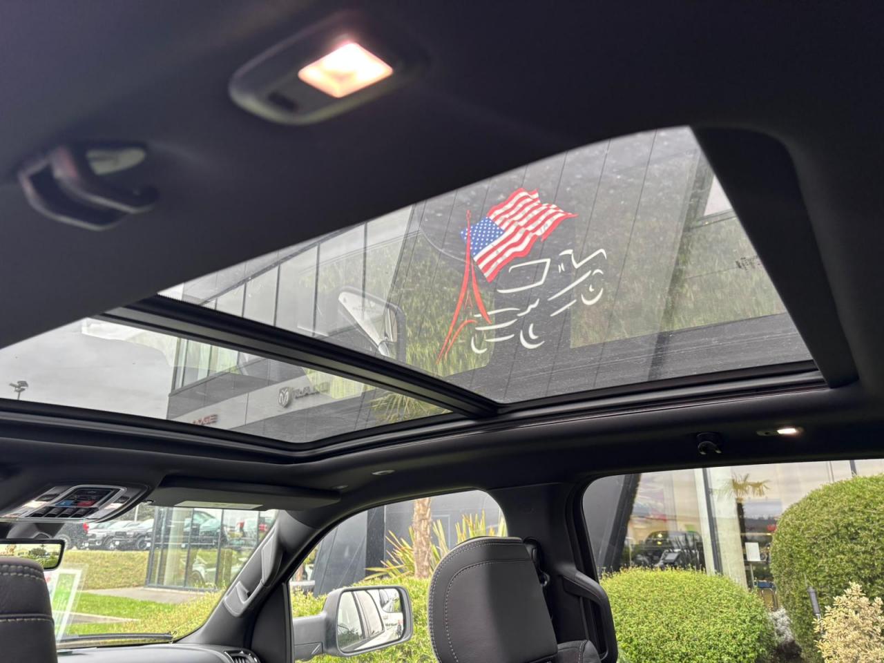 DODGE RAM 1500 CREW LIMITED NIGHT EDITION RAMBOX HAYON MULTI 2025