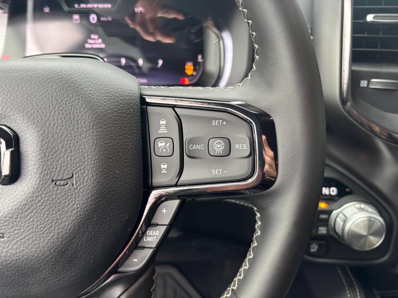 DODGE RAM 1500 CREW LIMITED NIGHT EDITION RAMBOX HAYON MULTI 2025