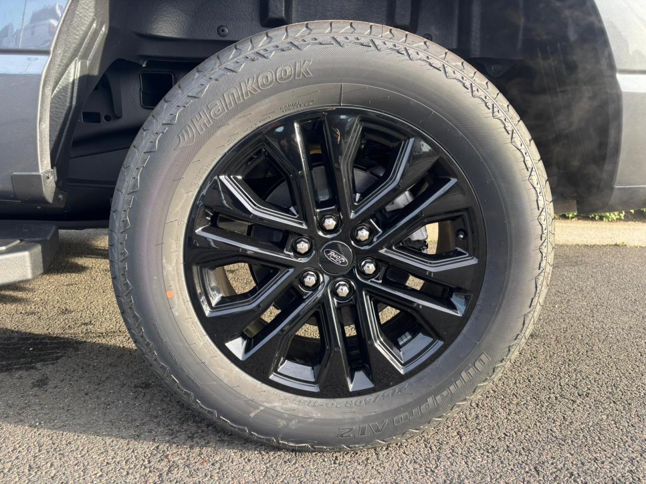 FORD F150 Supercrew LARIAT Black Package V8 5.0L