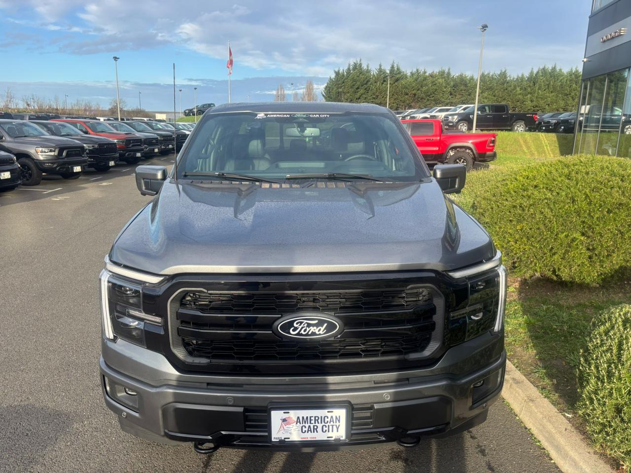 FORD F150 Supercrew LARIAT Black Package V8 5.0L