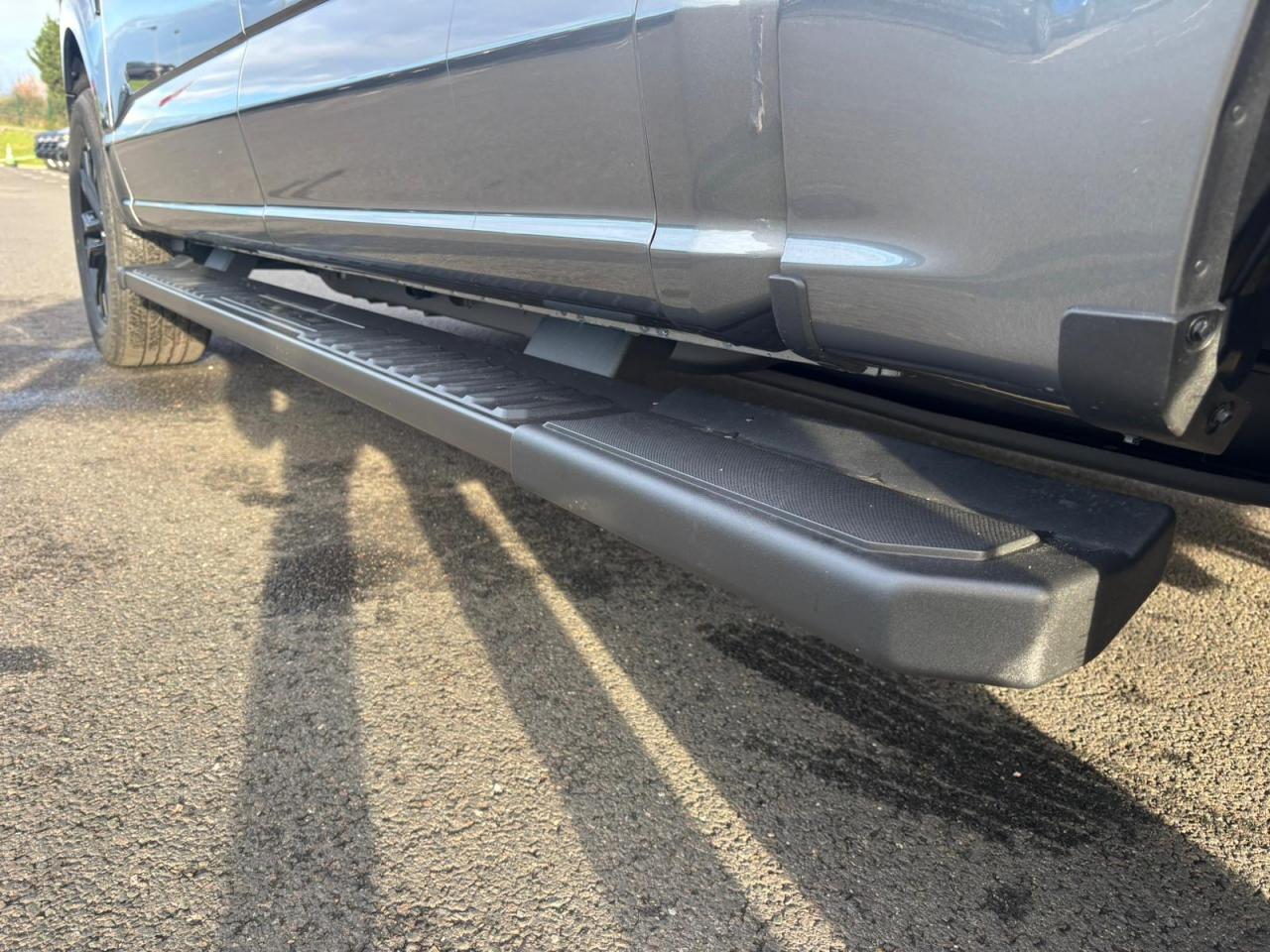 FORD F150 Supercrew LARIAT Black Package V8 5.0L