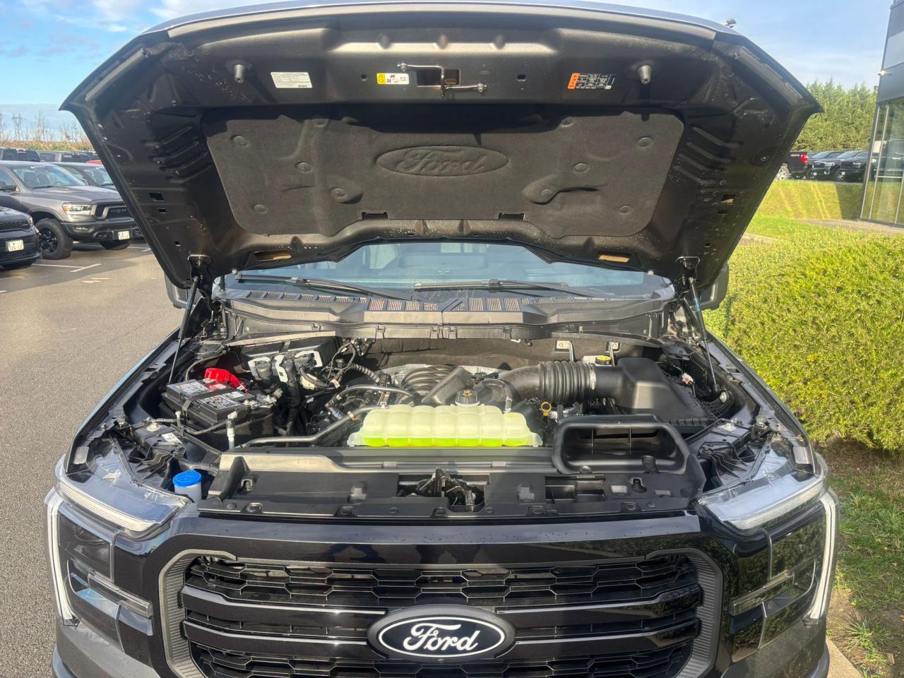FORD F150 Supercrew LARIAT Black Package V8 5.0L