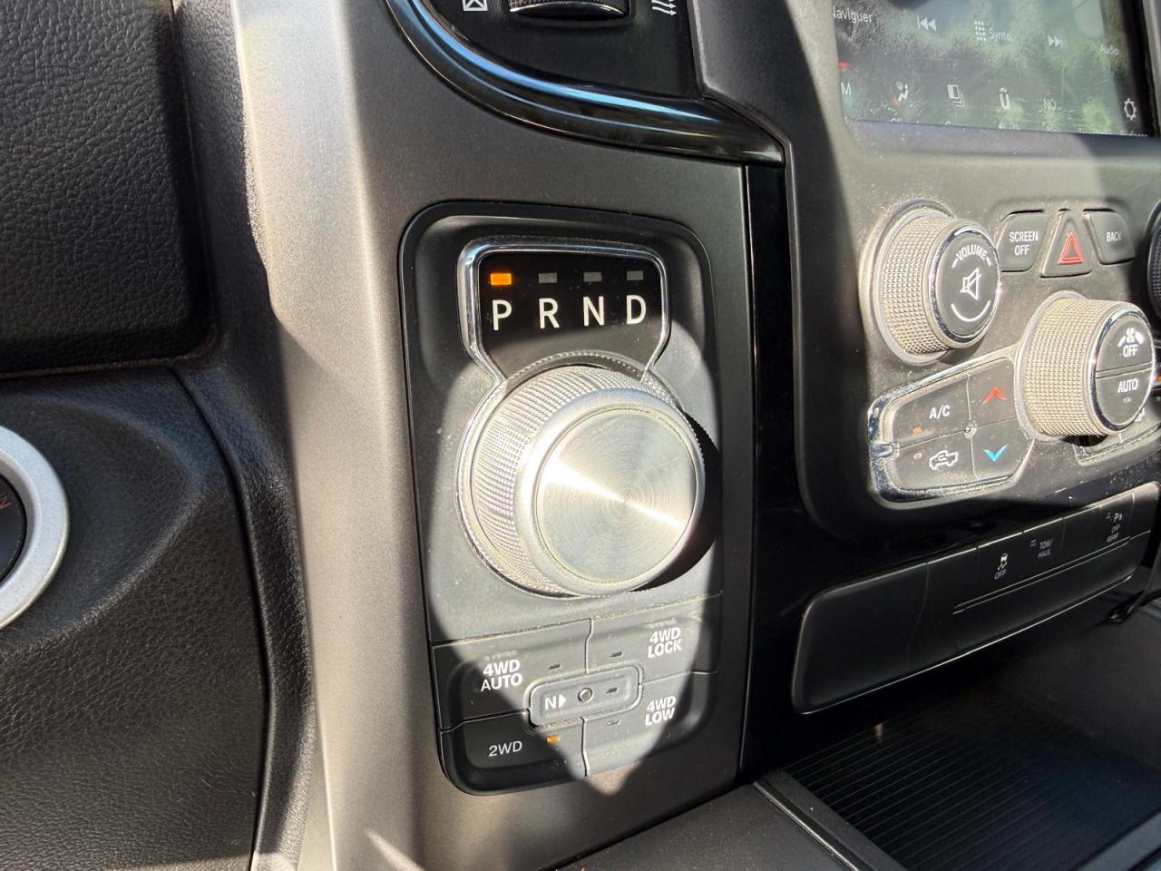 DODGE RAM 1500 CREW SPORT CLASSIC BLACK PACKAGE