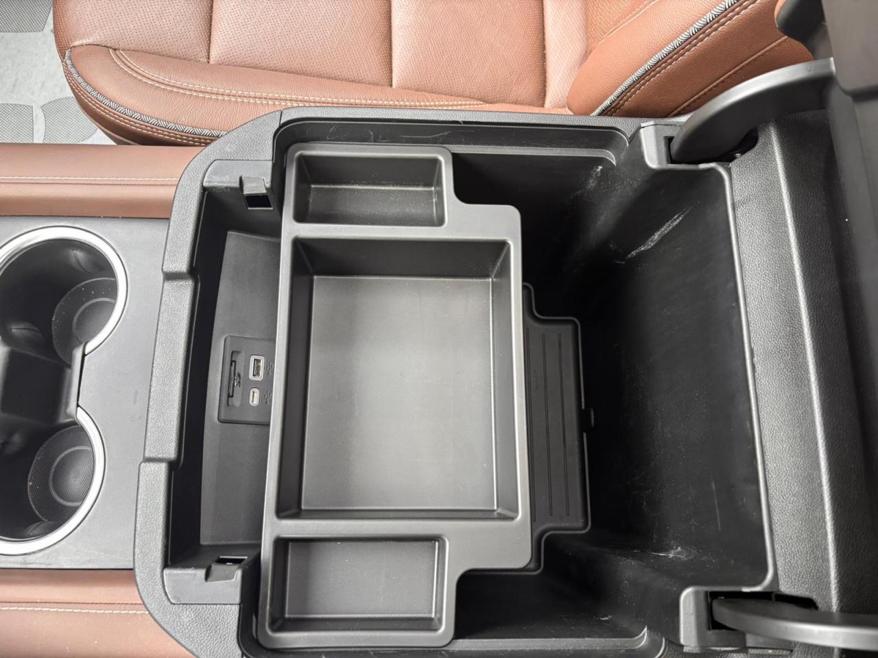 CHEVROLET SUBURBAN HIGH COUNTRY 4x4 V8 6.2L CTTE FOURGON