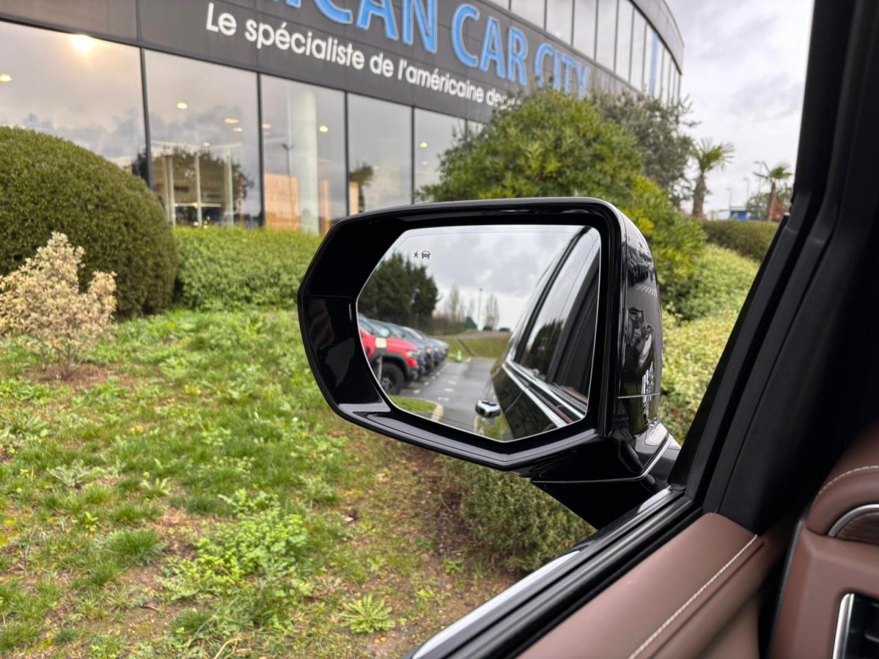 CHEVROLET SUBURBAN HIGH COUNTRY 4x4 V8 6.2L CTTE FOURGON