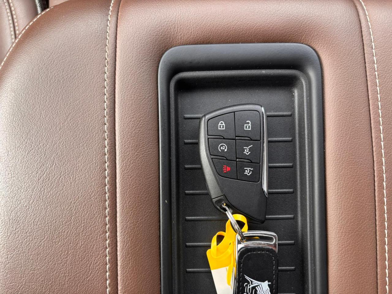 CHEVROLET SUBURBAN HIGH COUNTRY 4x4 V8 6.2L CTTE FOURGON