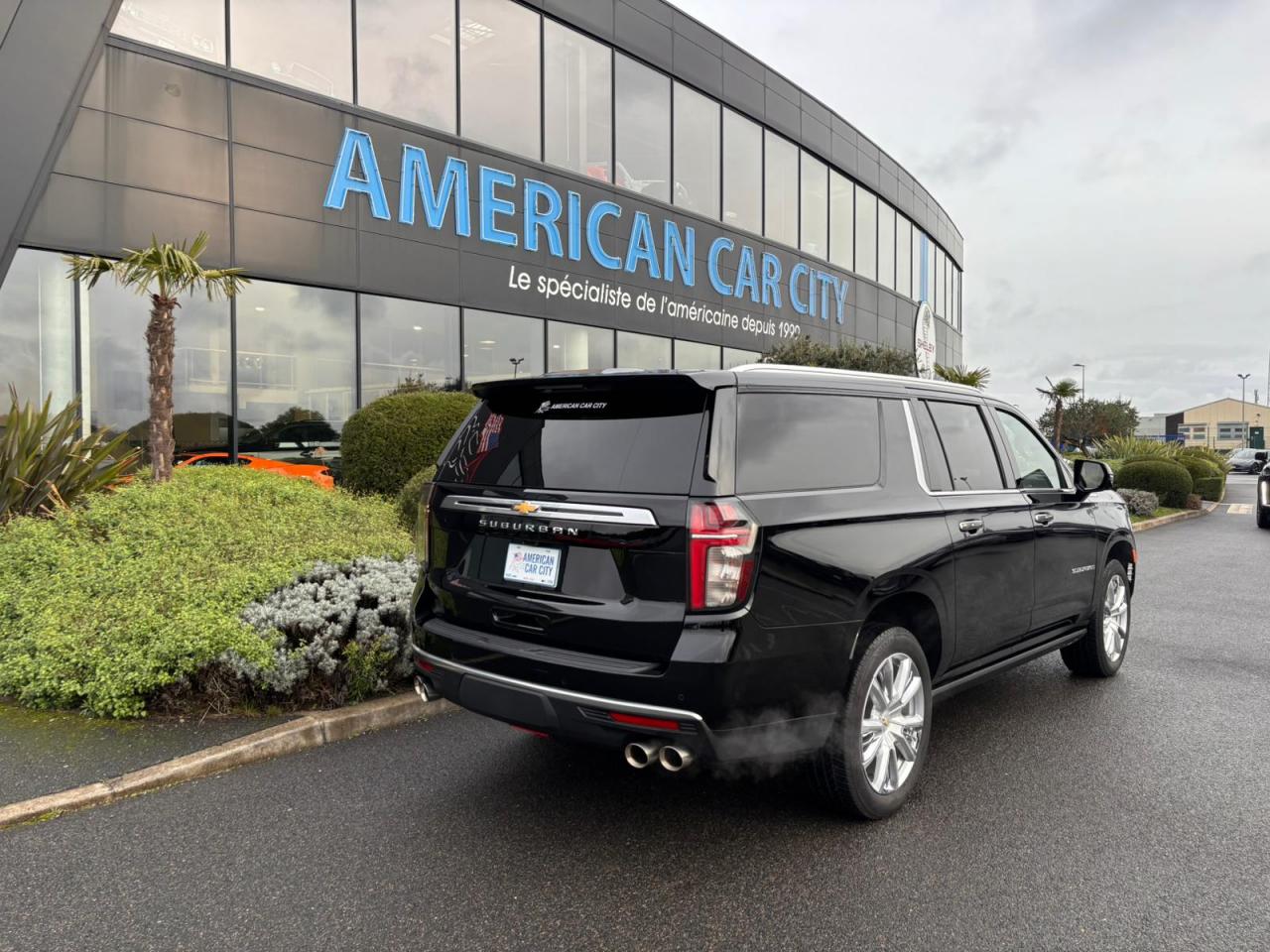 CHEVROLET SUBURBAN HIGH COUNTRY 4x4 V8 6.2L CTTE FOURGON