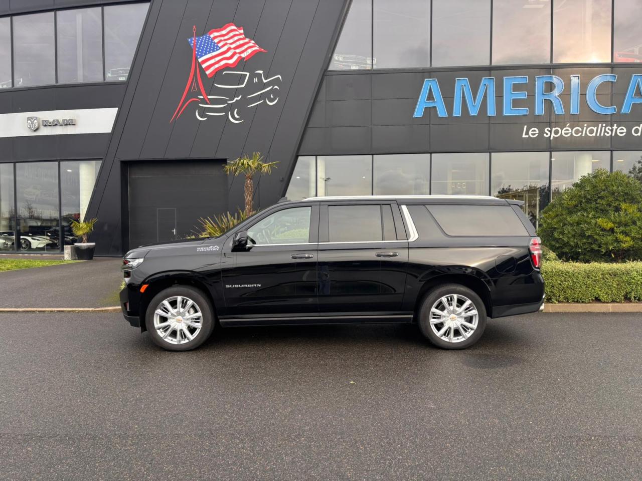 CHEVROLET SUBURBAN HIGH COUNTRY 4x4 V8 6.2L CTTE FOURGON