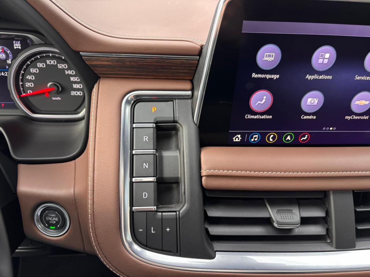 CHEVROLET SUBURBAN HIGH COUNTRY 4x4 V8 6.2L CTTE FOURGON