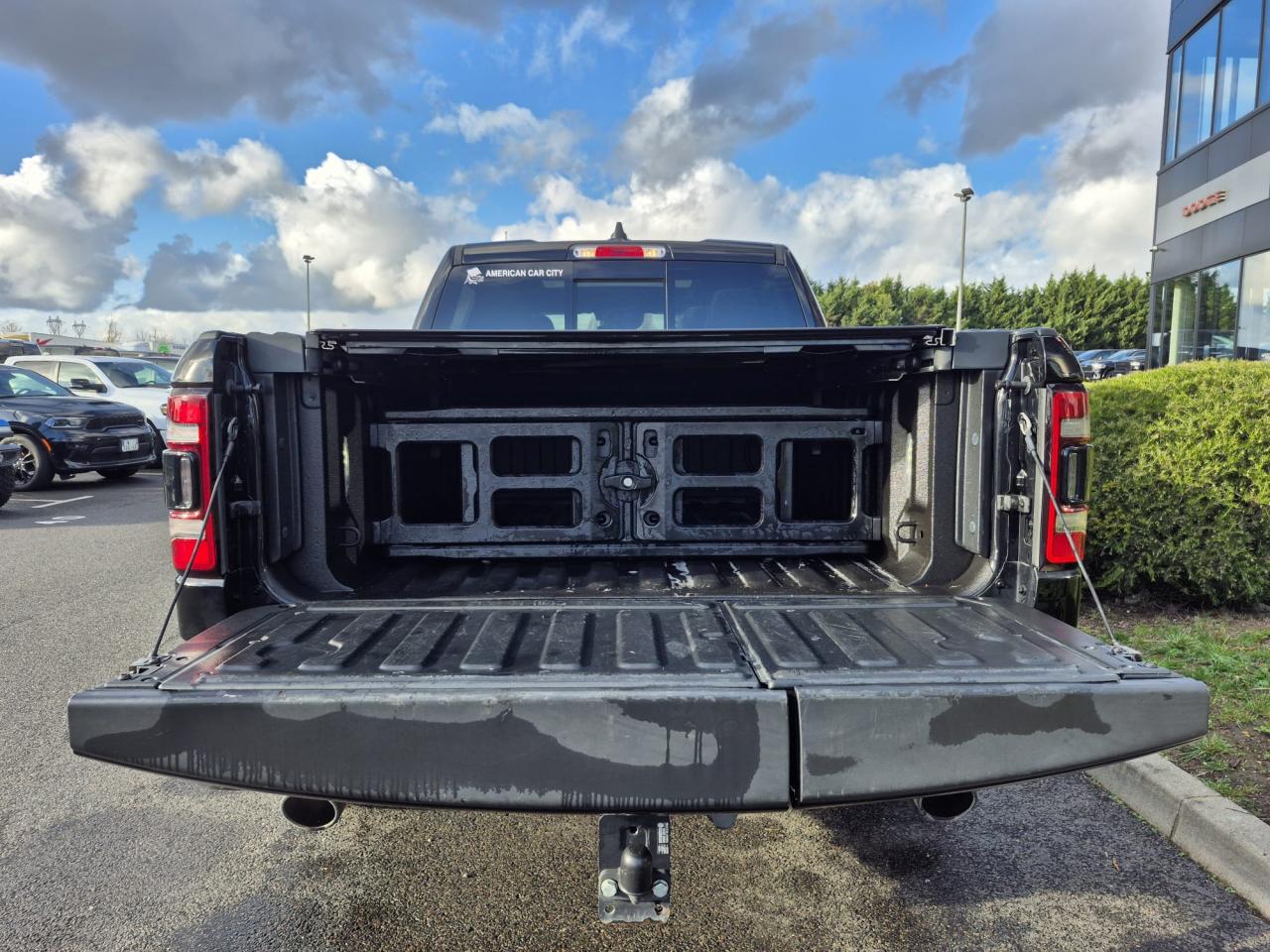 DODGE RAM 1500 CREW LIMITED BLACK PACKAGE RAMBOX HAYON MULTI