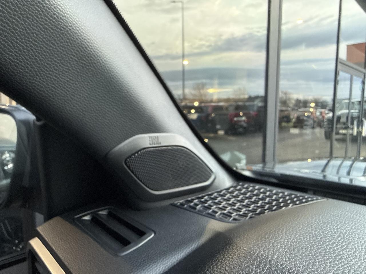 TOYOTA TACOMA 4X4 Double Cab Hybrid Trailhunter