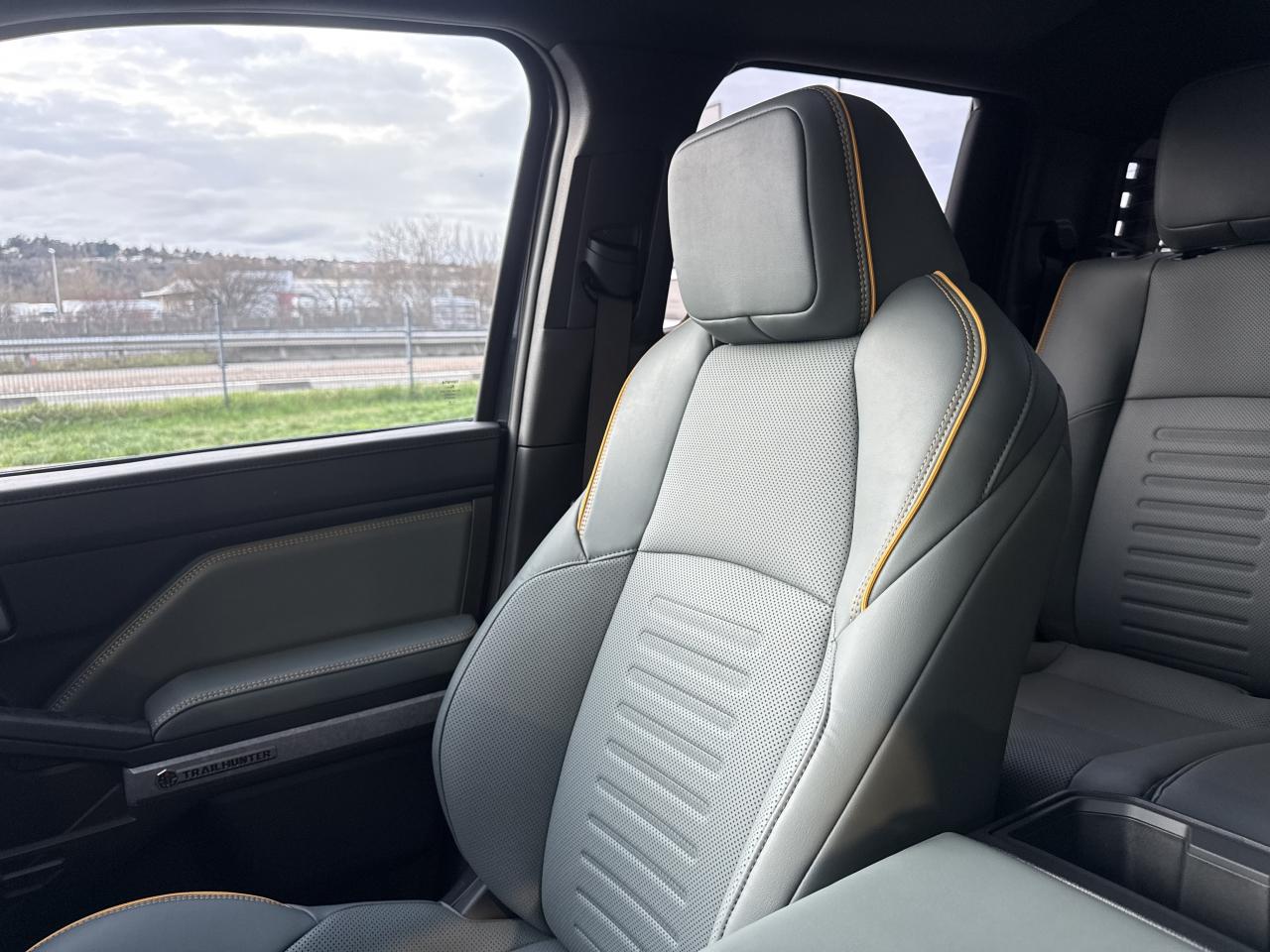 TOYOTA TACOMA 4X4 Double Cab Hybrid Trailhunter