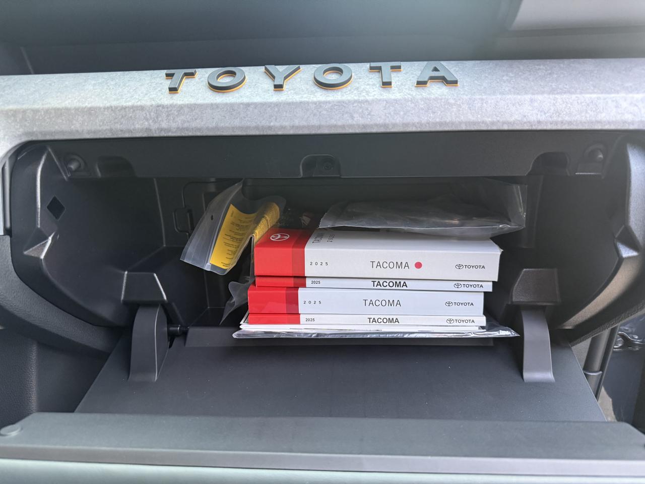 TOYOTA TACOMA 4X4 Double Cab Hybrid Trailhunter