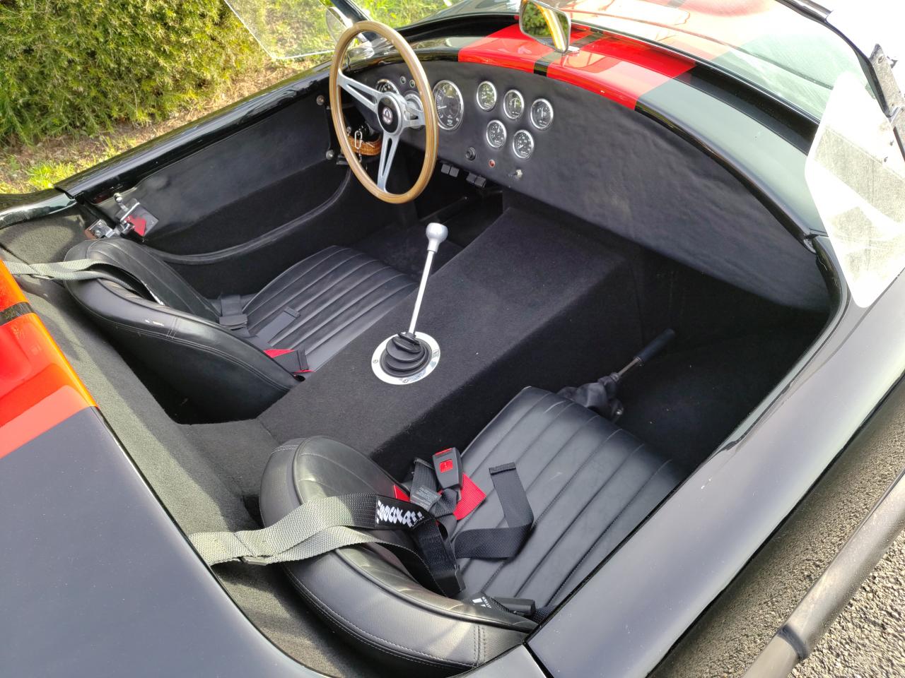 FORD AC COBRA REPLICA V8 302