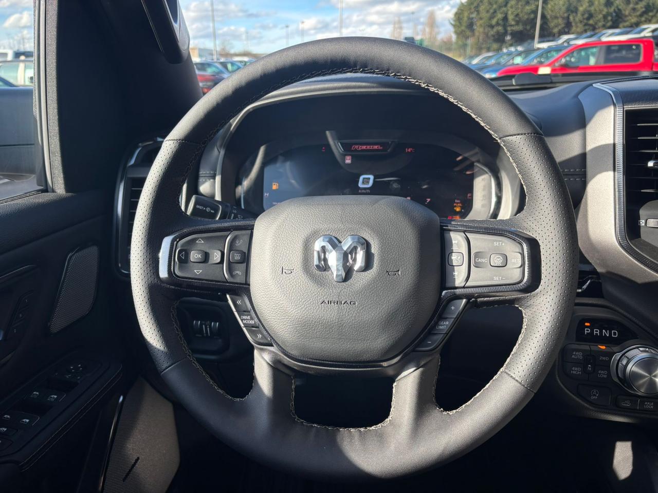 DODGE RAM 1500 CREW CAB REBEL AIR HAYON MULTI