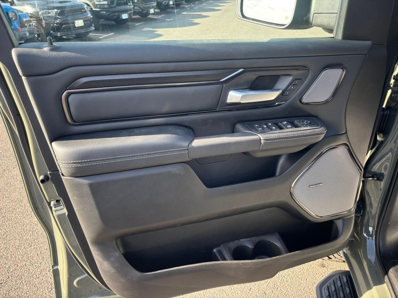 DODGE RAM 1500 CREW CAB REBEL AIR HAYON MULTI