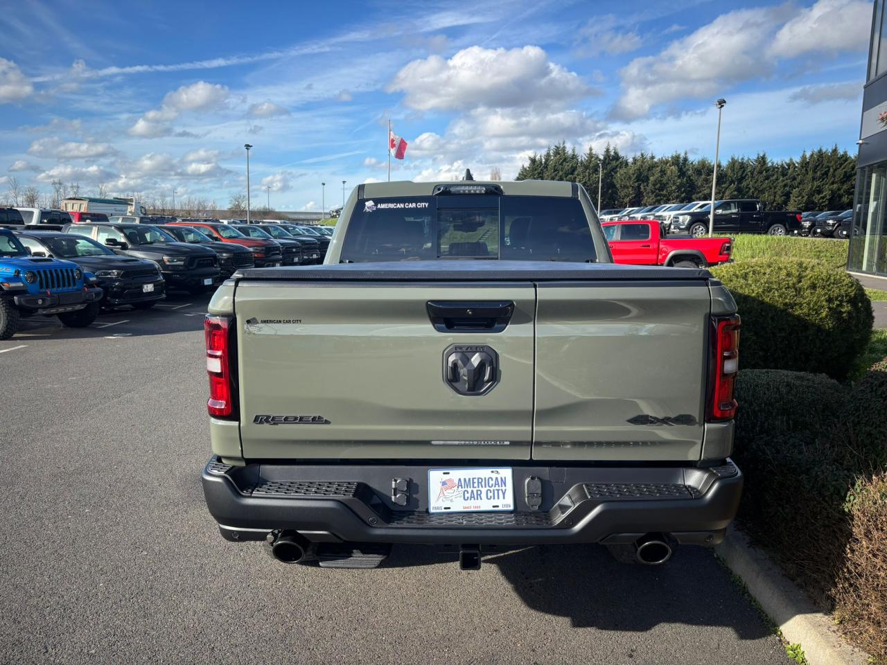 DODGE RAM 1500 CREW CAB REBEL AIR HAYON MULTI