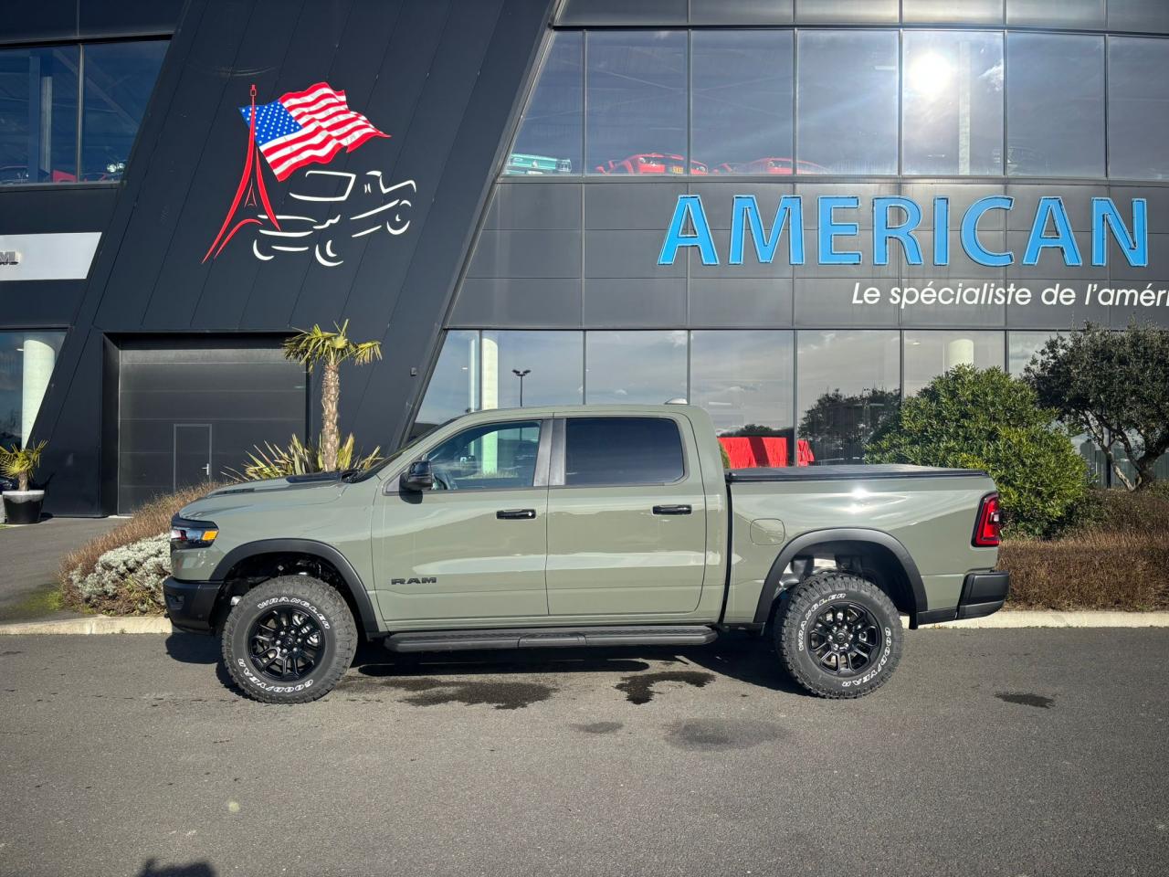 DODGE RAM 1500 CREW CAB REBEL AIR HAYON MULTI