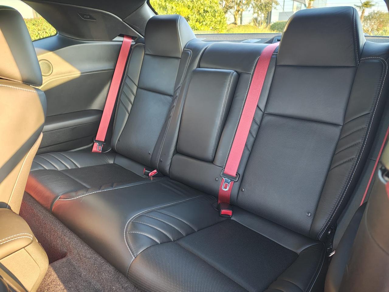 DODGE CHALLENGER SRT 392