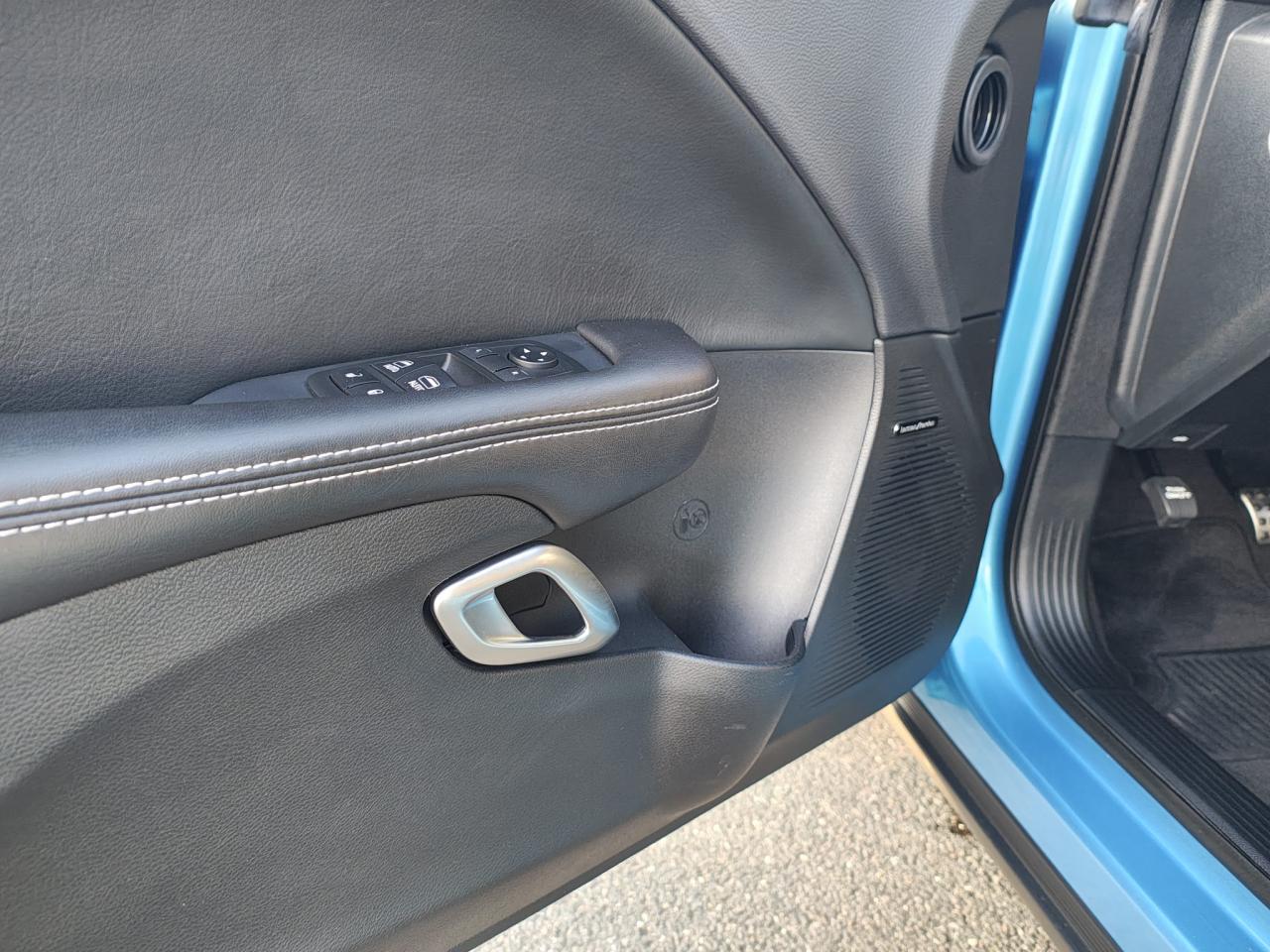 DODGE CHALLENGER SRT 392