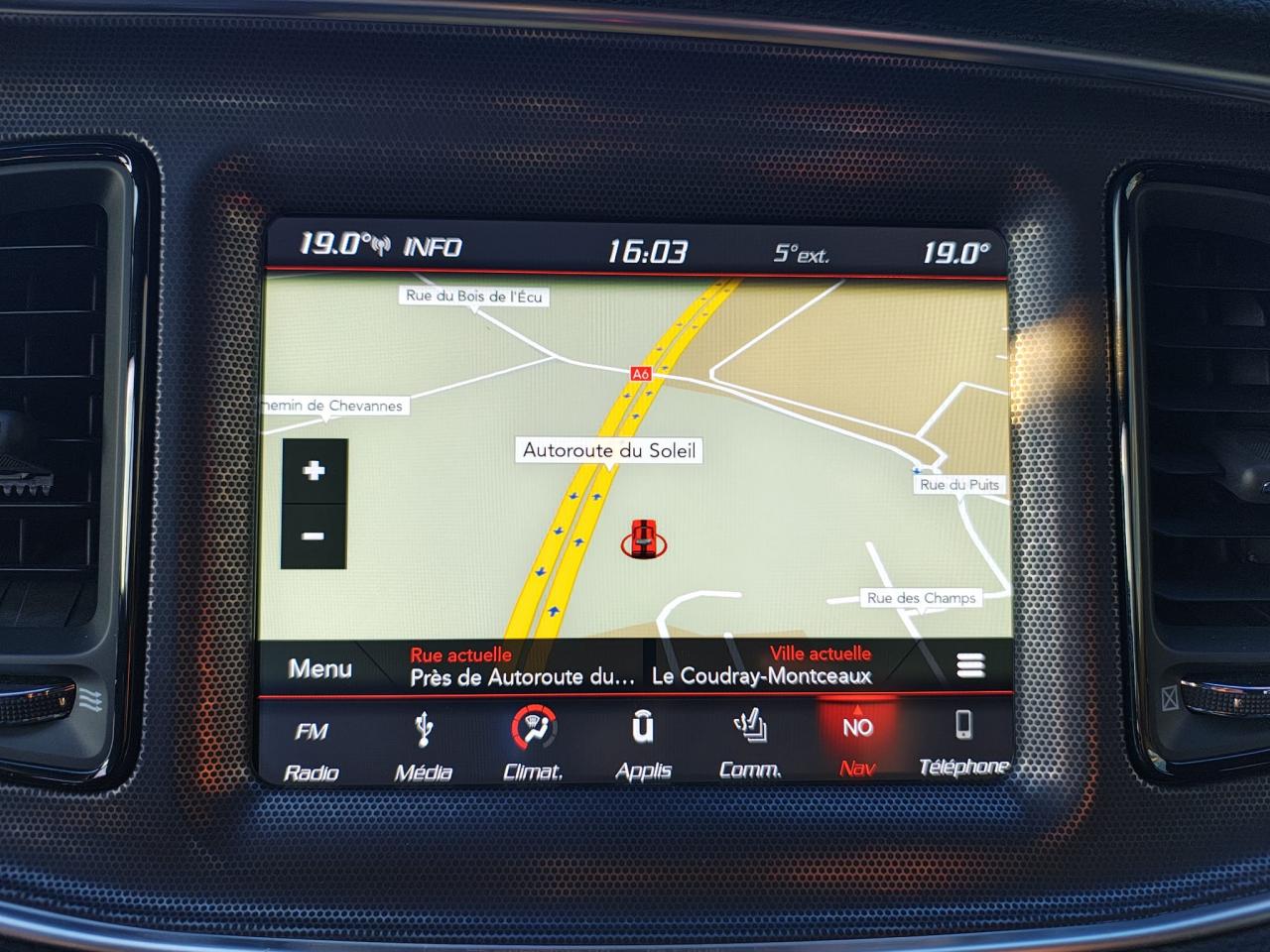 DODGE CHALLENGER SRT 392