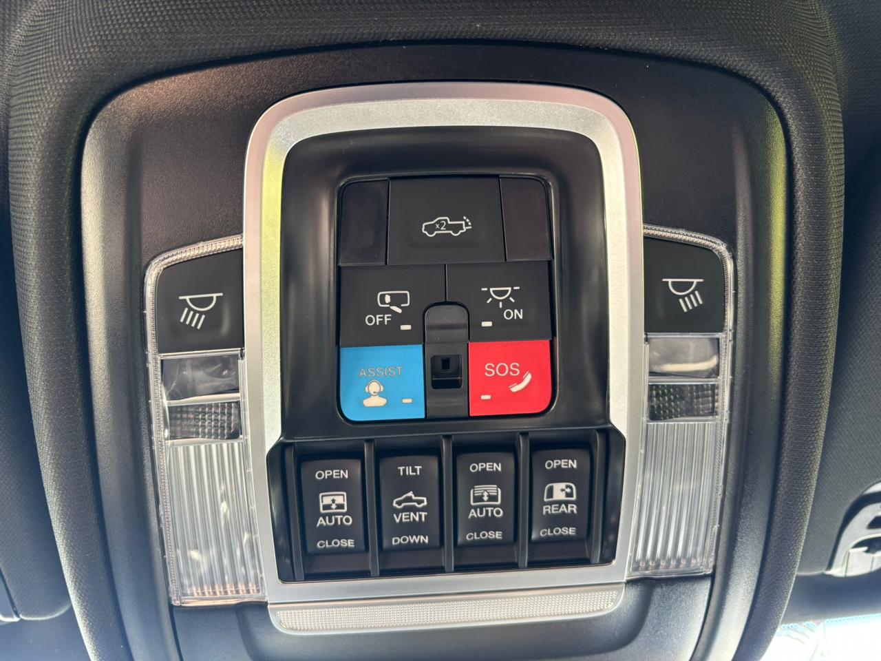 DODGE RAM 1500 CREW LIMITED NIGHT EDITION RAMBOX HAYON MULTI