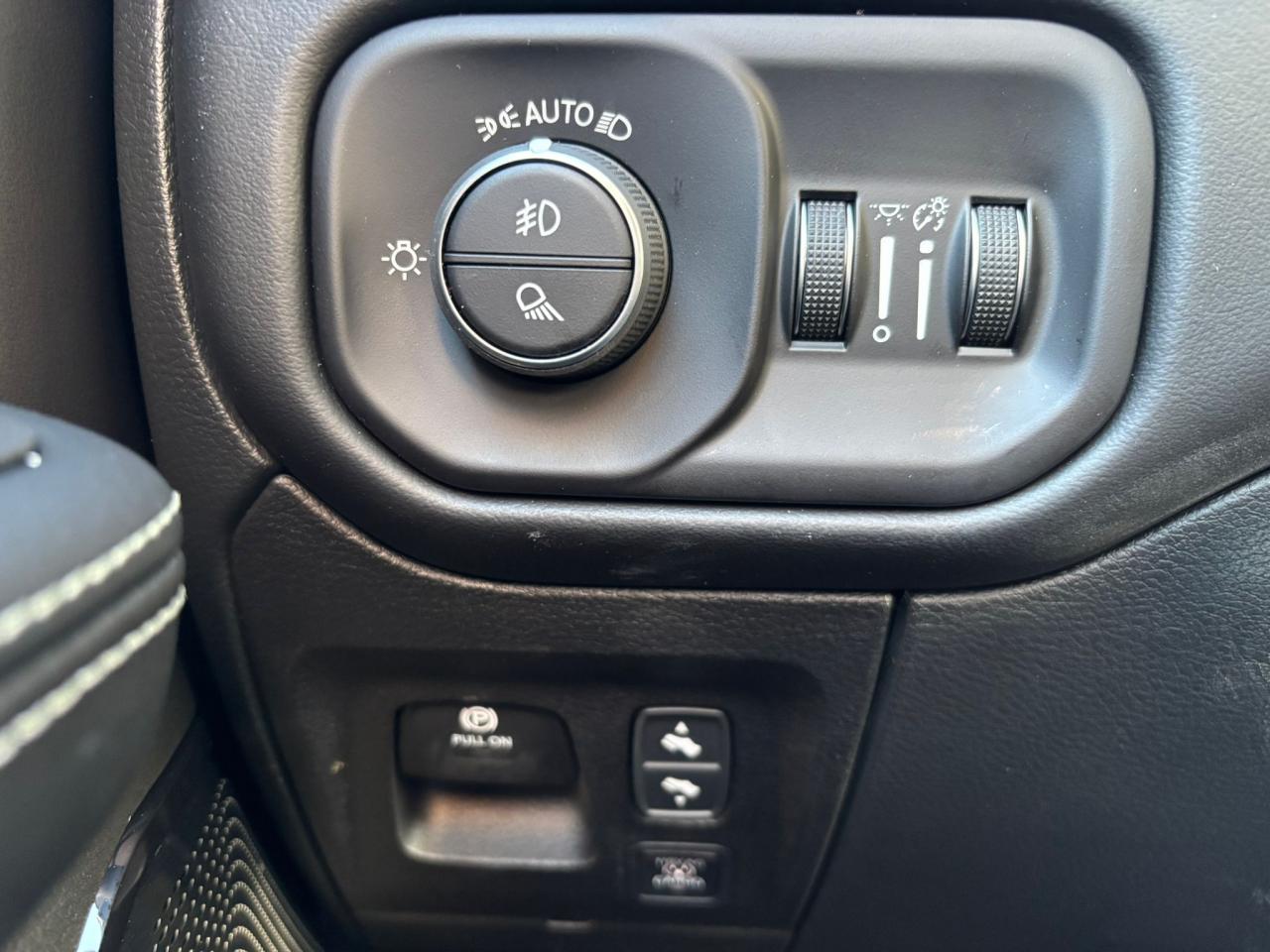 DODGE RAM 1500 CREW LIMITED NIGHT EDITION RAMBOX HAYON MULTI