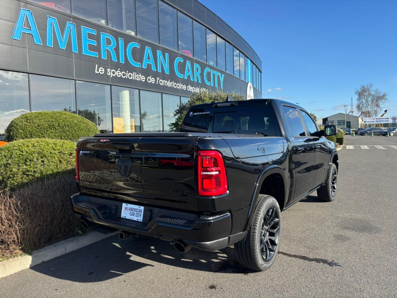 DODGE RAM 1500 CREW LIMITED NIGHT EDITION RAMBOX HAYON MULTI